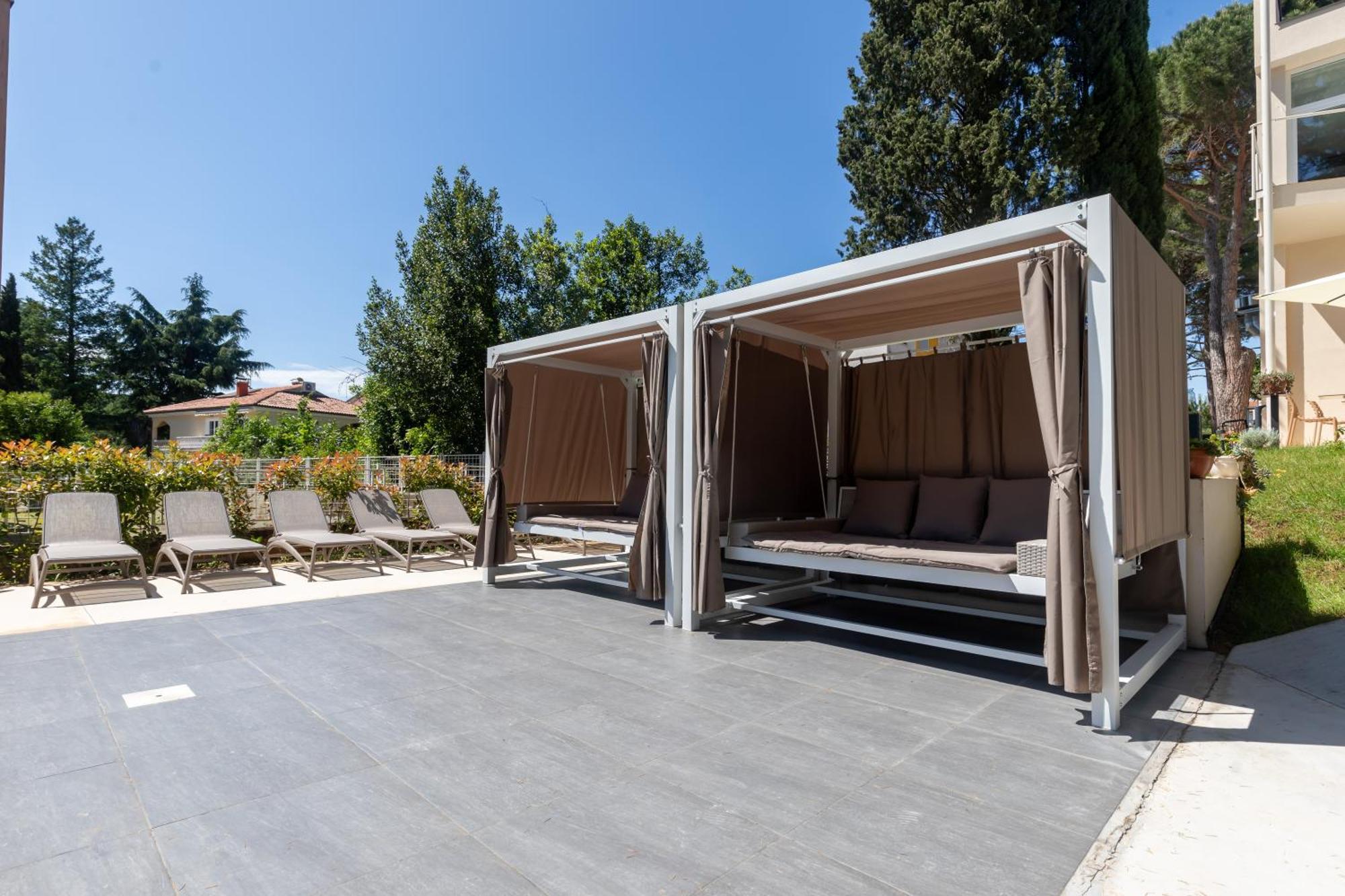 Hotel Emaus Novigrad  Екстер'єр фото