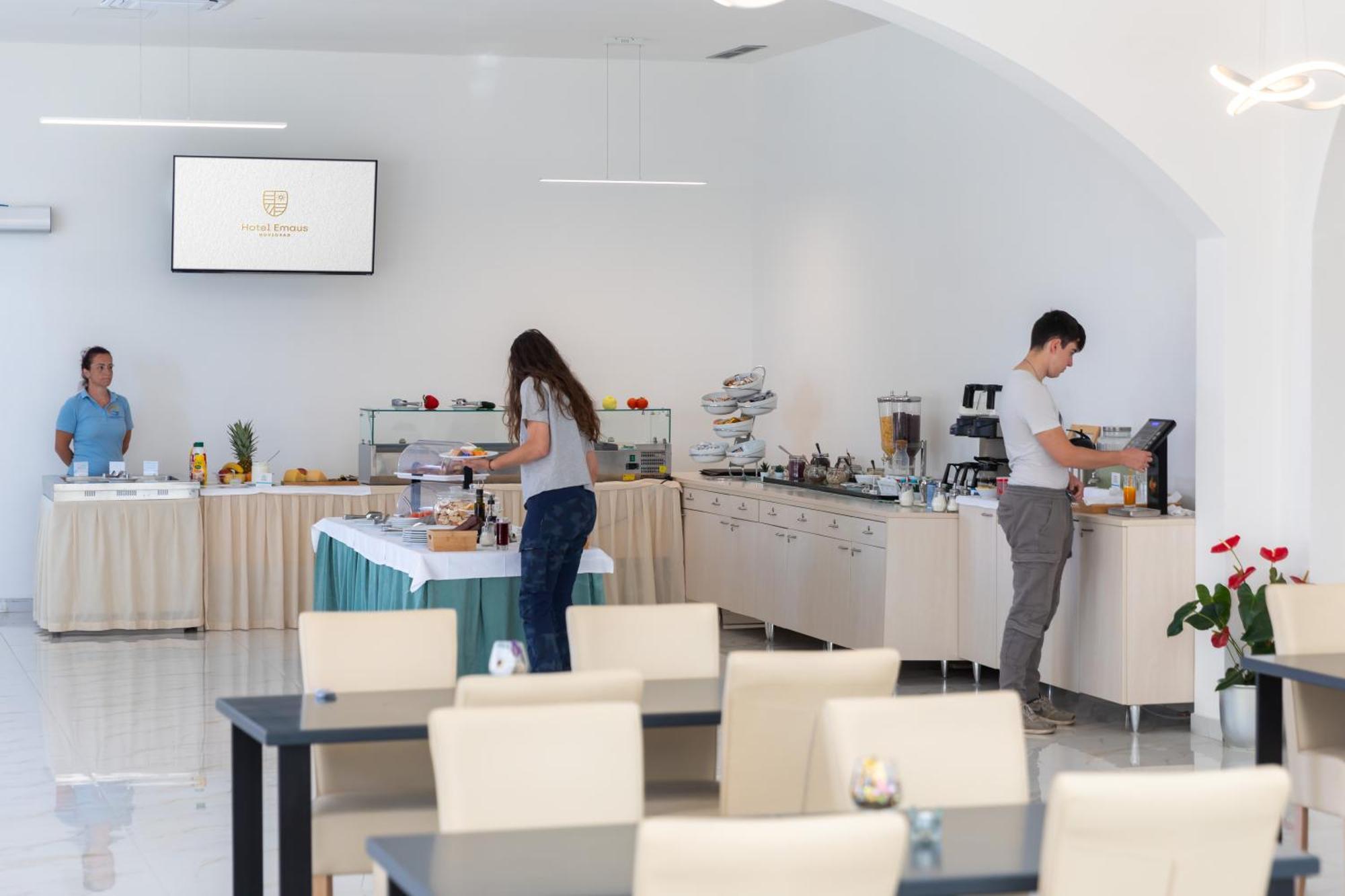 Hotel Emaus Novigrad  Екстер'єр фото