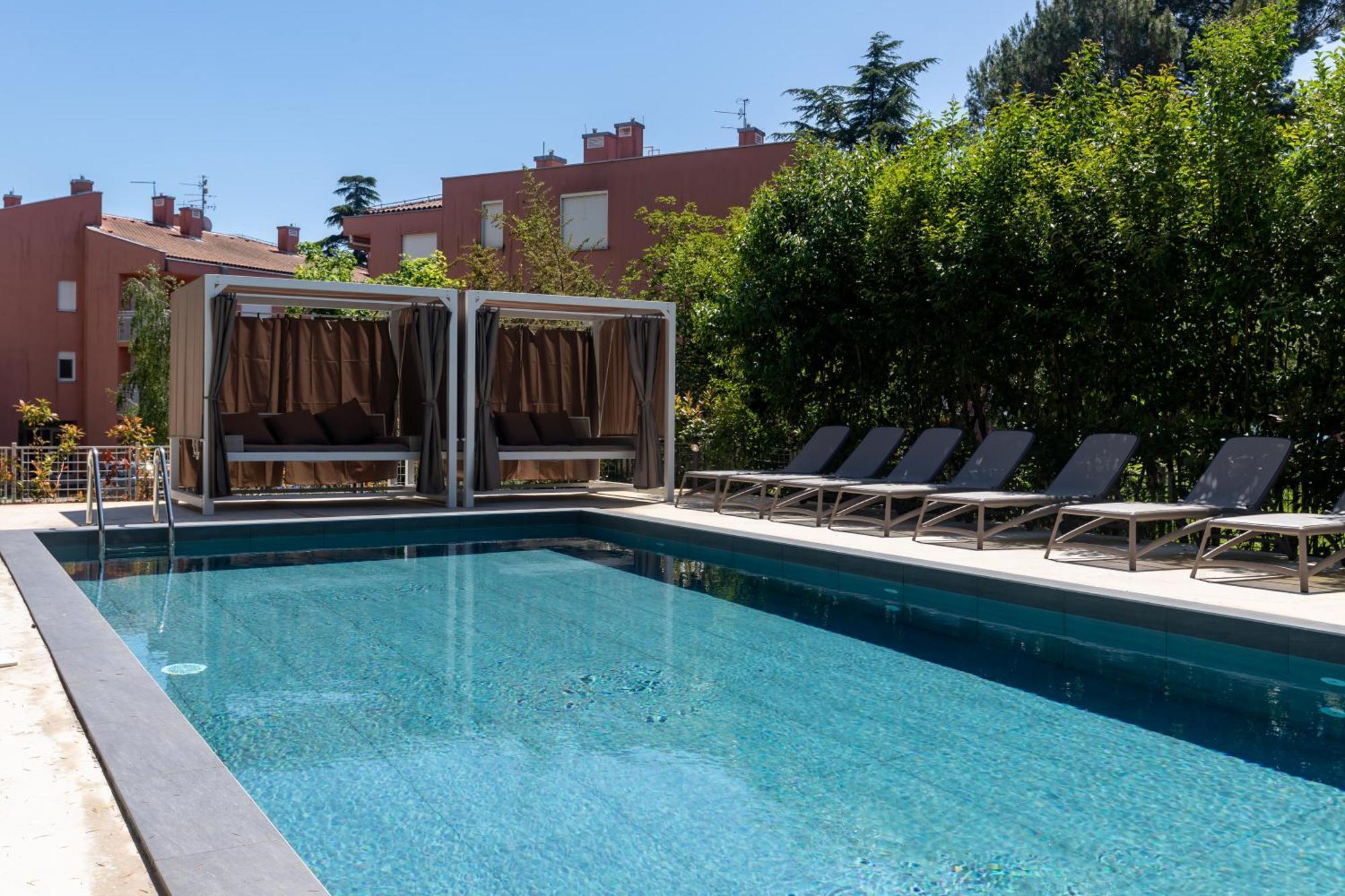 Hotel Emaus Novigrad  Екстер'єр фото