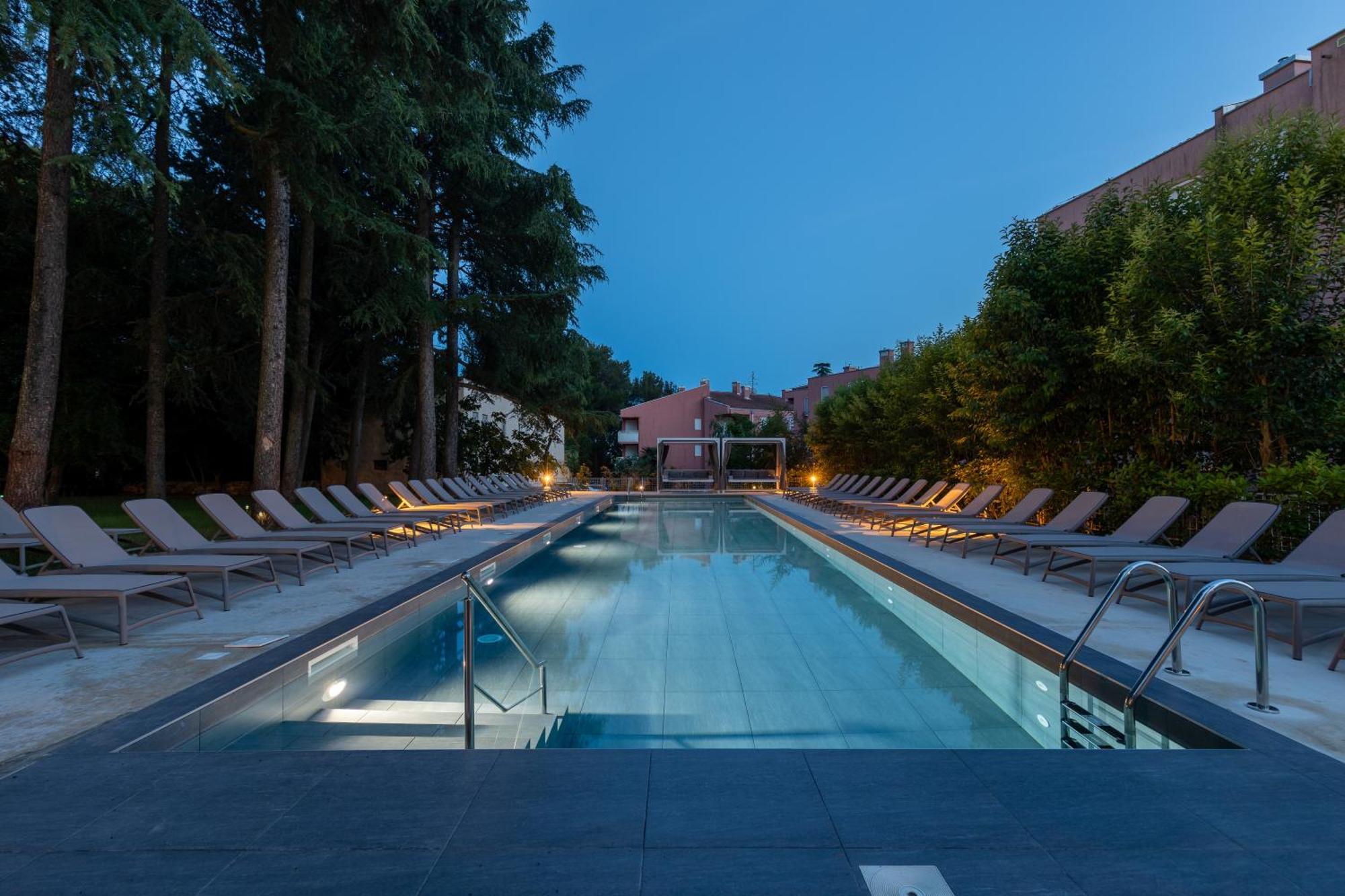 Hotel Emaus Novigrad  Екстер'єр фото
